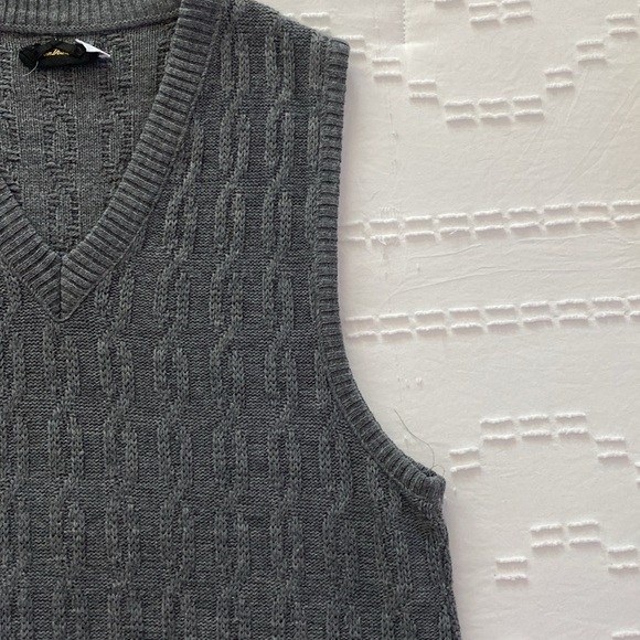 men’s large gray sweater vest - Picture 4 of 8
